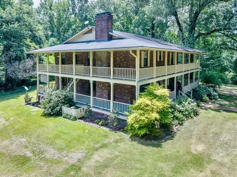 Exterior - 5 Spokane Rd, Natchez, MS 39120 photo 3 of 12