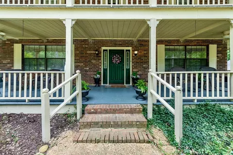 Exterior - 5 Spokane Rd, Natchez, MS 39120 photo 2 of 12