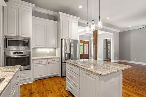 Kitchen - 509 Quinlan, Brandon, MS 39047 photo 4 of 5