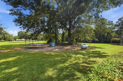 Exterior - 11 Fielding Rd, Wiggins, MS 39577 photo 10 of 17