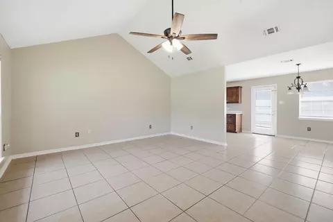 Living - 11 Fielding Rd, Wiggins, MS 39577 photo 3 of 4