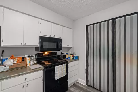 Kitchen - 104 Kadens Kove, Magee, MS 39111 photo 4 of 4