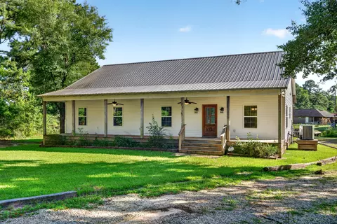 18 Harbor Ln, Carriere, MS 39426