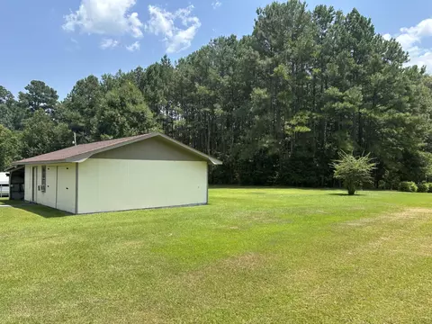 Exterior - 1150 Trace Rd, Laurel, MS 39443 photo 4 of 5
