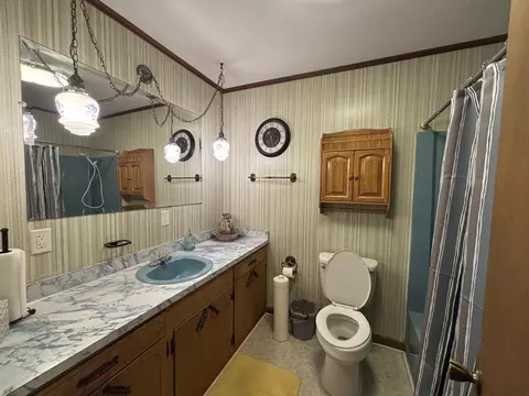 Bath - 1150 Trace Rd, Laurel, MS 39443 photo 1 of 2
