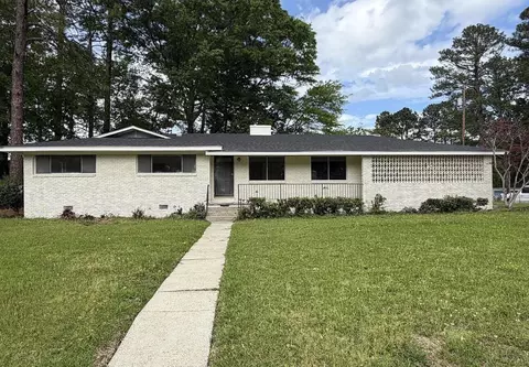 327 Venetian Way, Hattiesburg, MS 39401