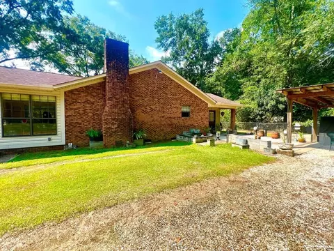 Exterior - 15 Sullivan Rd, Laurel, MS 39443 photo 5 of 17
