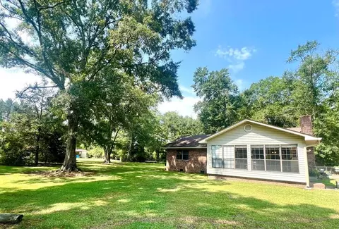 Exterior - 15 Sullivan Rd, Laurel, MS 39443 photo 2 of 17