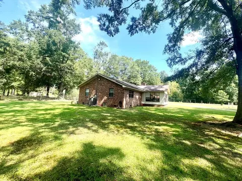 Exterior - 15 Sullivan Rd, Laurel, MS 39443 photo 3 of 17