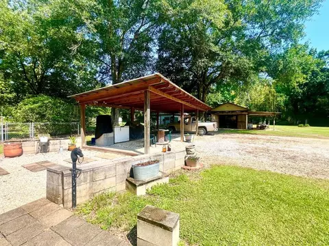 Exterior - 15 Sullivan Rd, Laurel, MS 39443 photo 6 of 17
