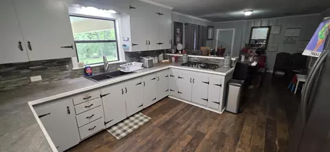 Kitchen - 75 E 8th Ave, Bay Springs, MS 39422 photo 3 of 3
