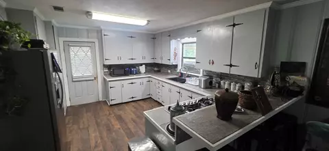 Kitchen - 75 E 8th Ave, Bay Springs, MS 39422 photo 1 of 3