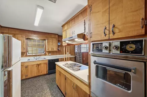 Kitchen - 107 W Bell Ave, Mendenhall, MS 39114 photo 1 of 5