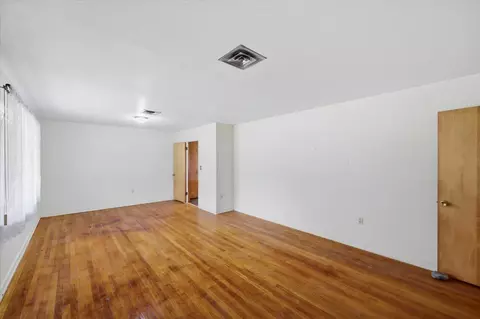 Living - 107 W Bell Ave, Mendenhall, MS 39114 photo 1 of 5