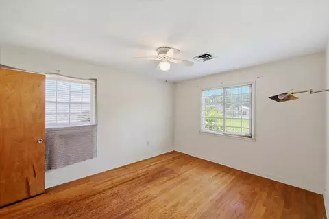 Bedroom - 107 W Bell Ave, Mendenhall, MS 39114 photo 3 of 6