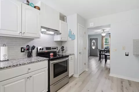 Entry Way - 772 E Central Ave, Petal, MS 39465 photo 1 of 2
