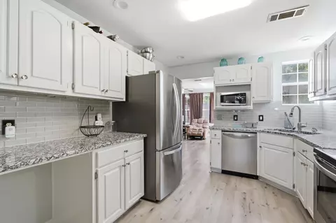 Kitchen - 772 E Central Ave, Petal, MS 39465 photo 2 of 2