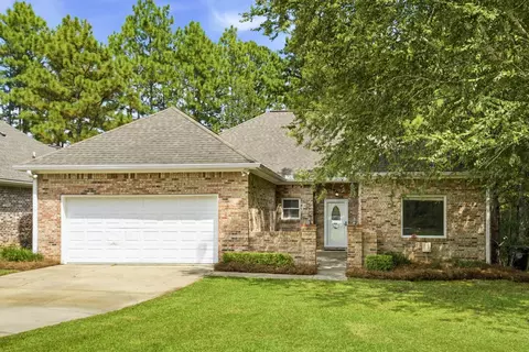 135 Shadow Ridge Rd, Hattiesburg, MS 39402