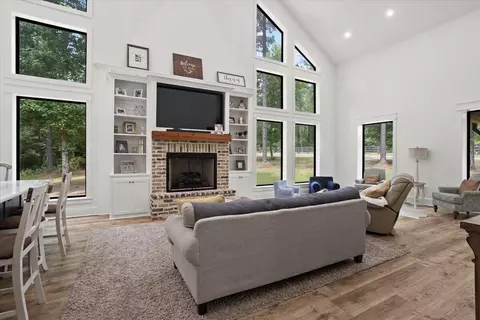 Living - 49 Progress Trl, Sumrall, MS 39482 photo 1 of 2