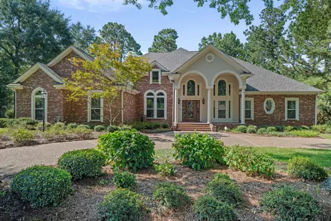 206 Timberton Dr, Hattiesburg, MS 39401