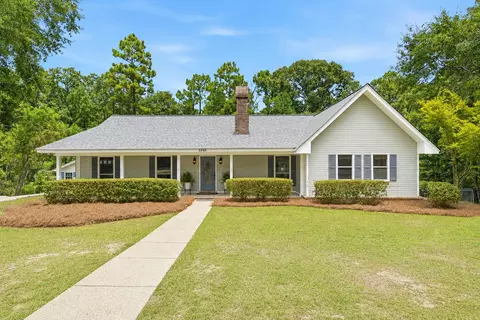 1046 Parker Rd, Hattiesburg, MS 39402
