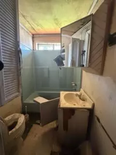 Bath - 511 Sandy T Gavin Ave, Laurel, MS 39440 photo 1 of 4