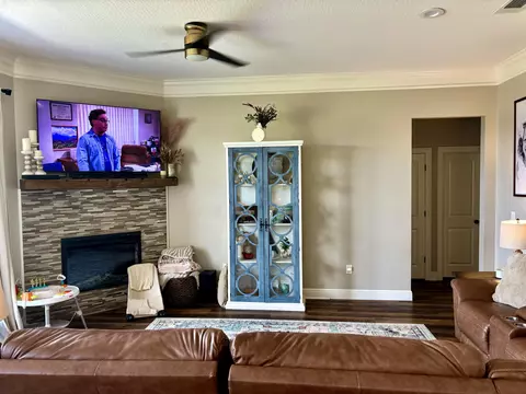 Living - 402 Military Rd, Sumrall, MS 39482 photo 2 of 2