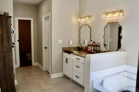 Bath - 402 Military Rd, Sumrall, MS 39482 photo 2 of 4