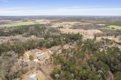 View/Area - 33 Pinedale Dr, Collins, MS 39428 photo 6 of 8
