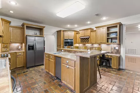 Kitchen - 33 Pinedale Dr, Collins, MS 39428 photo 3 of 7