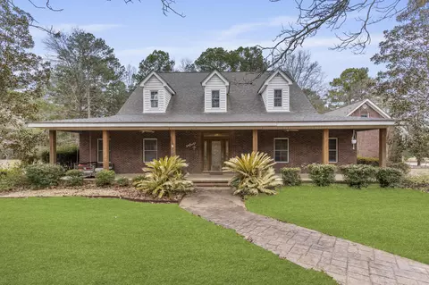 Exterior - 33 Pinedale Dr, Collins, MS 39428 photo 2 of 17