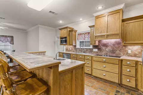 Kitchen - 33 Pinedale Dr, Collins, MS 39428 photo 4 of 7