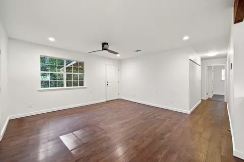 Living - 1 Maple Rd, Petal, MS 39465 photo 1 of 2