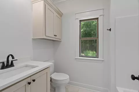 Bath - 6 Shadow Ridge Dr, Laurel, MS 39443 photo 5 of 6
