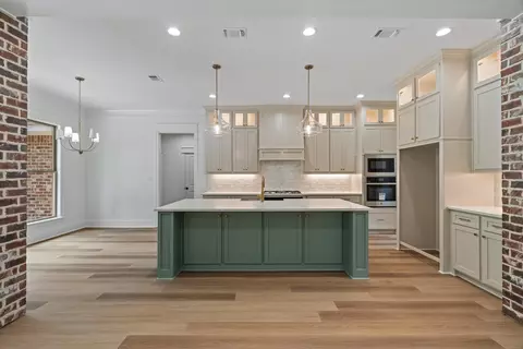 Kitchen - 6 Shadow Ridge Dr, Laurel, MS 39443 photo 1 of 3