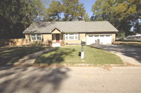 1007 Porter St, Columbia, MS 39429
