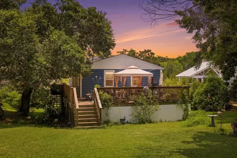 326 Magnolia Ave, Ocean Springs, MS 39564
