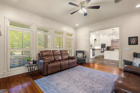 Living - 18 Eric Nobles Ln, Sumrall, MS 39482 photo 2 of 3