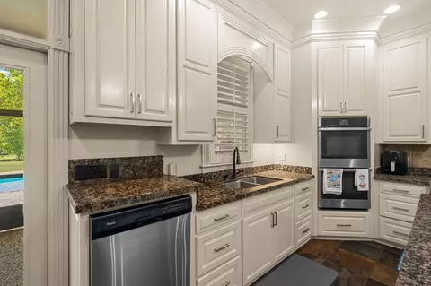 Kitchen - 18 Eric Nobles Ln, Sumrall, MS 39482 photo 5 of 5