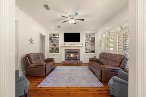 Living - 18 Eric Nobles Ln, Sumrall, MS 39482 photo 3 of 3