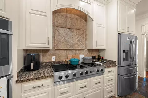 Kitchen - 18 Eric Nobles Ln, Sumrall, MS 39482 photo 3 of 5