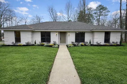 3002 Raphael Dr, Hattiesburg, MS 39402