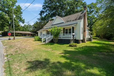 Exterior - 100 Poplar St, Sumrall, MS 39482 photo 5 of 15