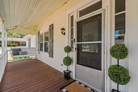 Exterior - 100 Poplar St, Sumrall, MS 39482 photo 7 of 15