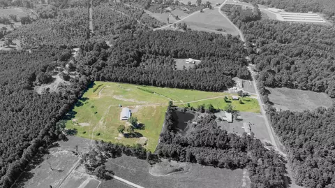 View/Area - 356 Co Rd 7 # A, Stringer, MS 39481 photo 3 of 9