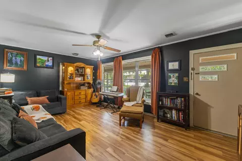 Living - 806 Main St, Purvis, MS 39475 photo 2 of 2