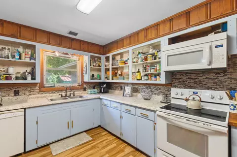 Kitchen - 806 Main St, Purvis, MS 39475 photo 1 of 1