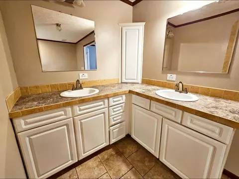Bath - 4438 N Hwy 49, Mount Olive, MS 39119 photo 3 of 7