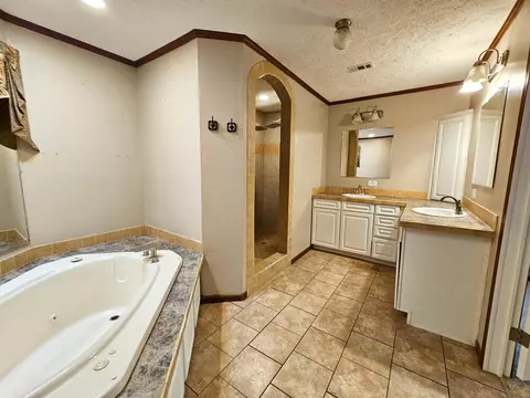 Bath - 4438 N Hwy 49, Mount Olive, MS 39119 photo 2 of 7