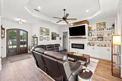 Entry Way - 134 N Slade, Sumrall, MS 39482 photo 2 of 2